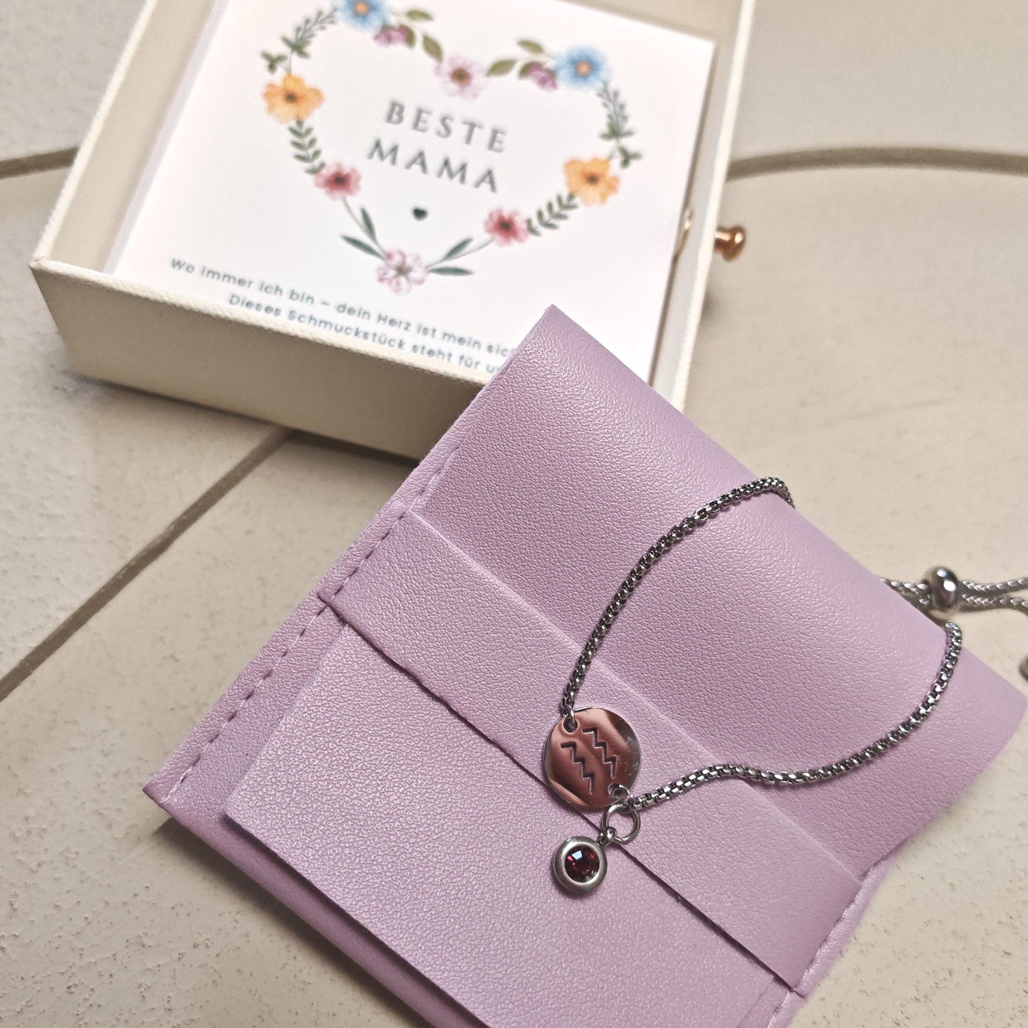 Personalisiertes Sternzeichen-Armband mit Geburtsstein